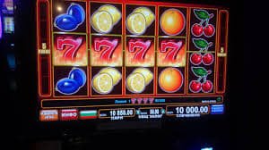Gambaran interaktif permainan kasino langsung pada platform digital untuk pengguna Indonesia